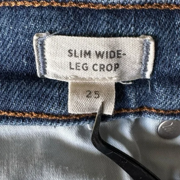 Madewell Slim Wide-Leg Crop Jeans in Reggie Wash | 25 - Picture 9 of 12